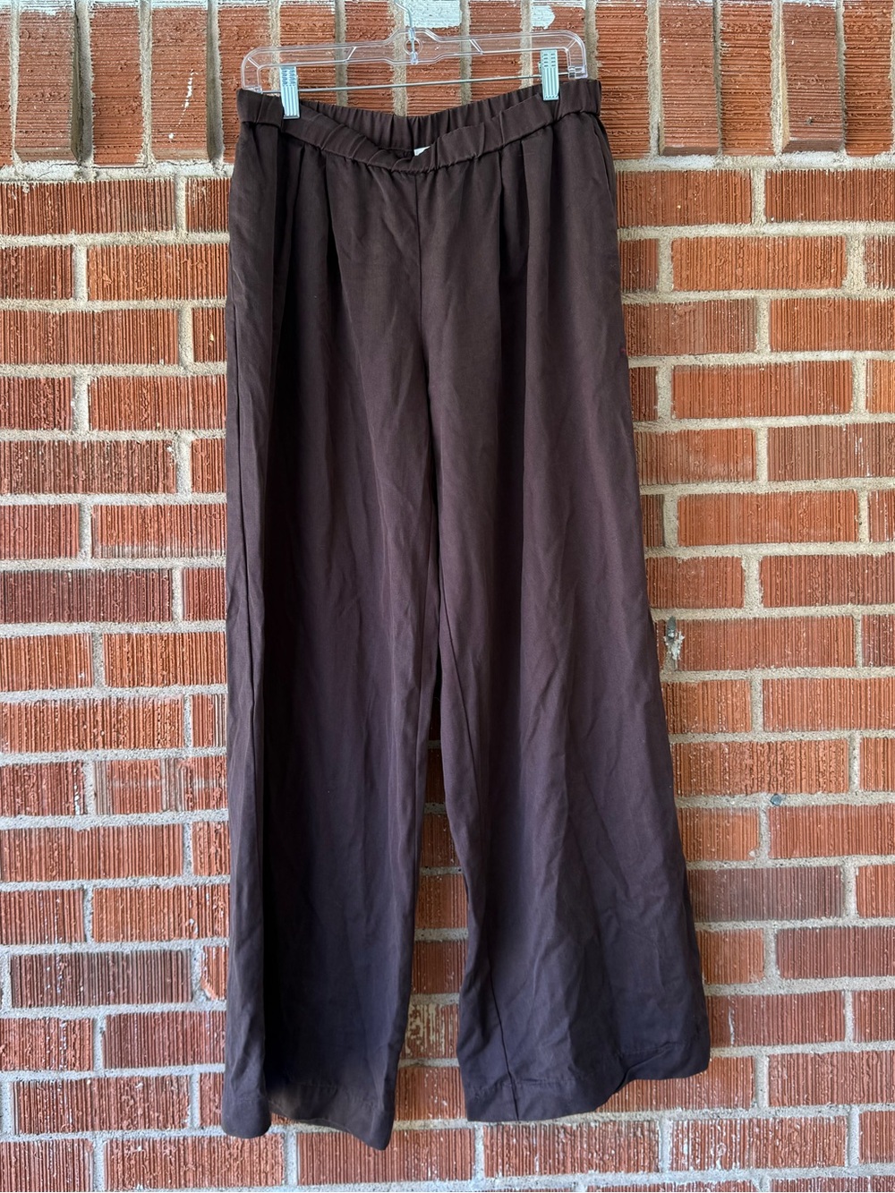 REFORMATION low rise wide leg brown pull on pants
